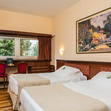 Santa Barbara Hotel 4*