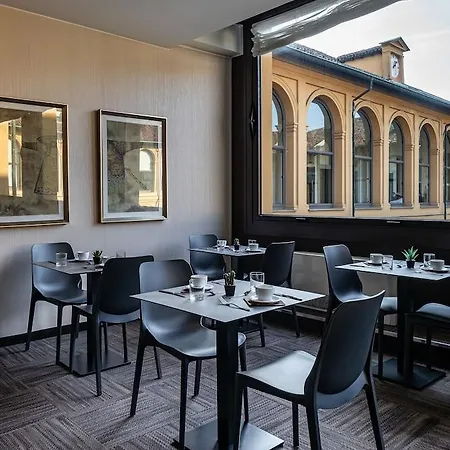 Palazzo Delle Stelline 3*