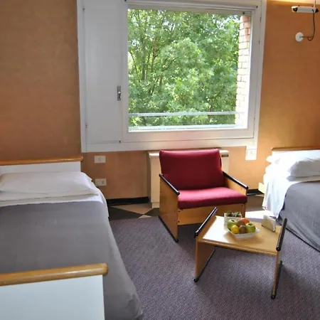 Siloe Aparthotel 4*