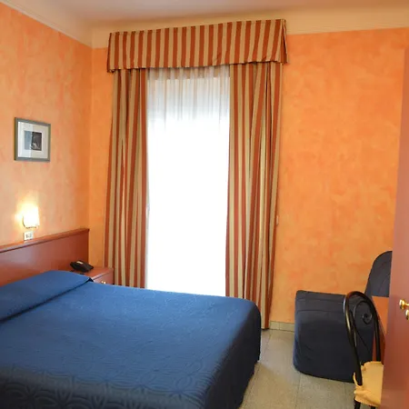 Aurora Hotell *