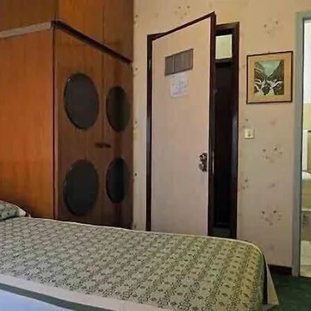 Hotel London 2*