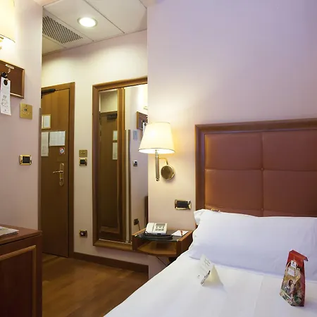 伯纳酒店 4*