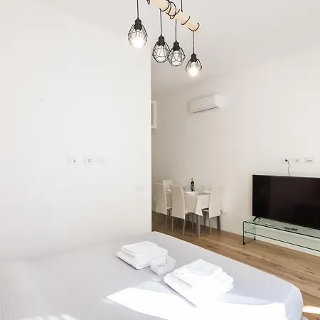 Magnoliaapartments - 18b Visconti Duomo Daire