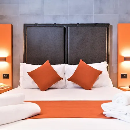 J24 Hotel 4*