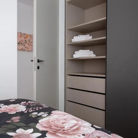Apartment Madeleine In Brera *
