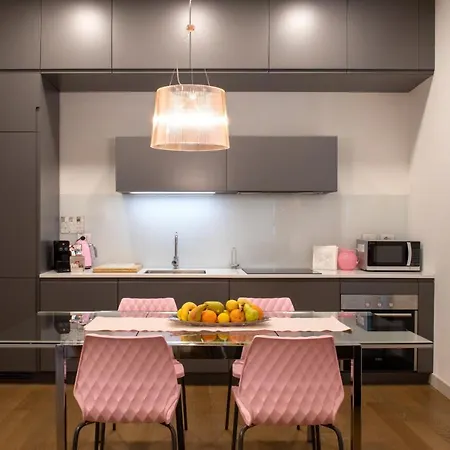 Apartment Madeleine In Brera Mailand
