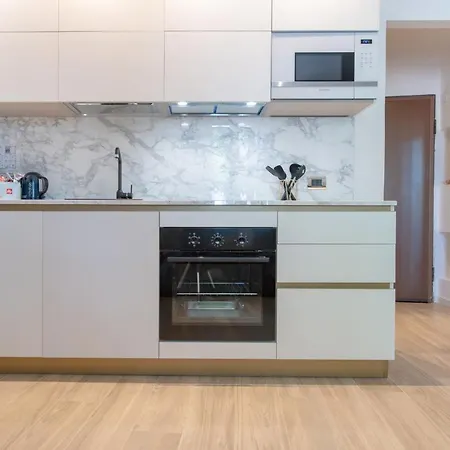 Madeleine - Arco Della Pace