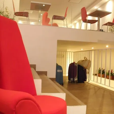 Genius Downtown Hotell 3*