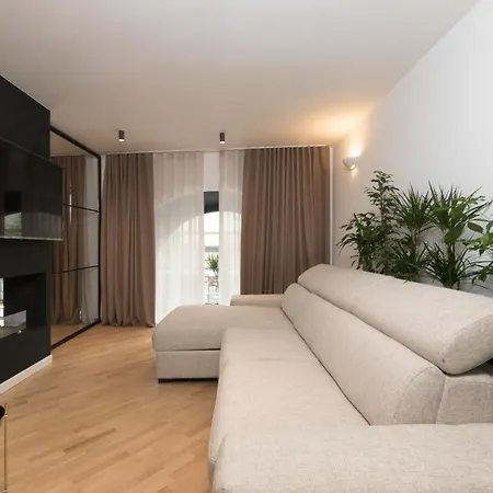 Daire Brera Premium Near Duomo Wifi