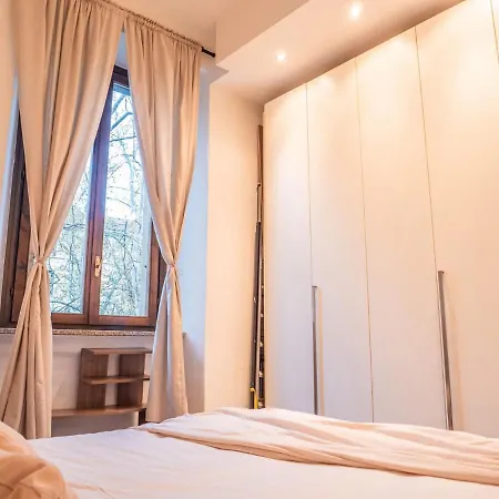 The Rent - One-bedroom In Cenisio District Apartman