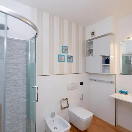 Madeleine - Di Charme * Mailand