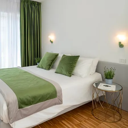 Vela Centro Con Garage *