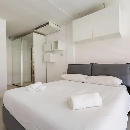 Guesthost - Elegant Loft With Balcony! Apartman *