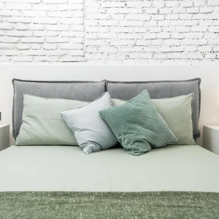 Elegant In Center Apartman