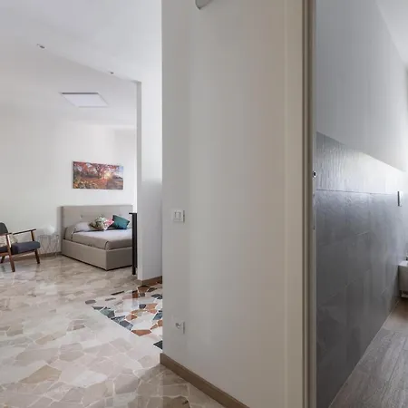 Apartment Piazzale Udine Balcony Mailand