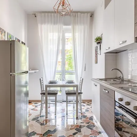 Piazzale Udine Balcony Apartment Mailand