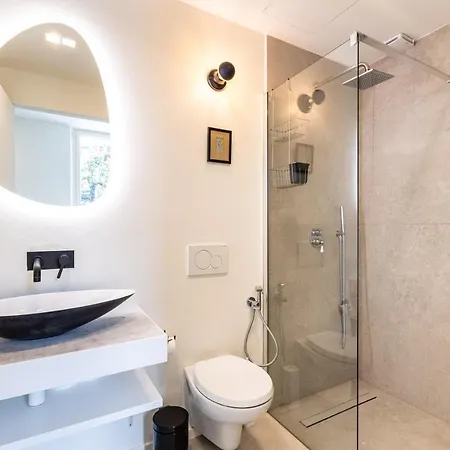 *villa Olivo*with Private Terrace & Jacuzzi + 3bedrooms * Milão