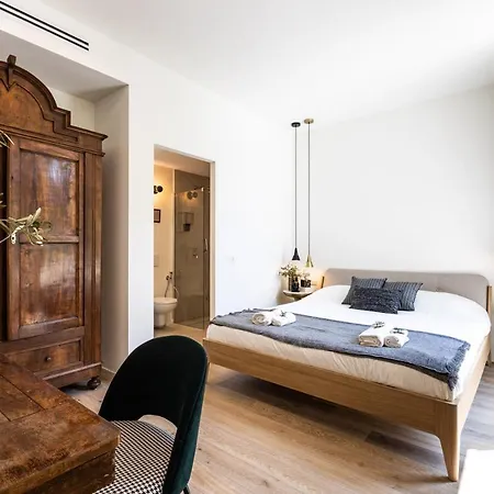 *villa Olivo*with Private Terrace & Jacuzzi + 3bedrooms * Milão