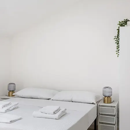 Studio Apt - Duomo 6 * Milan