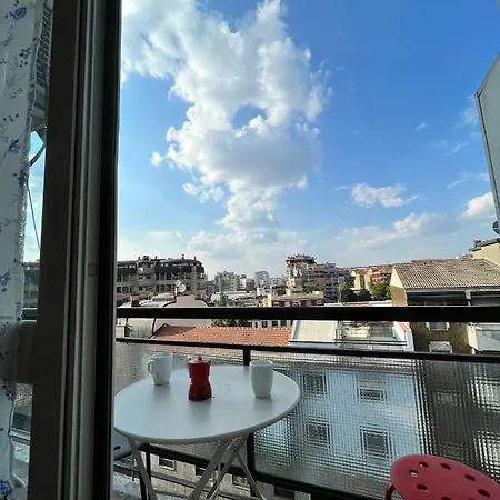 Fondazione Prada With Balcony Apartment *