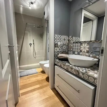 The Small White House In Apartment
