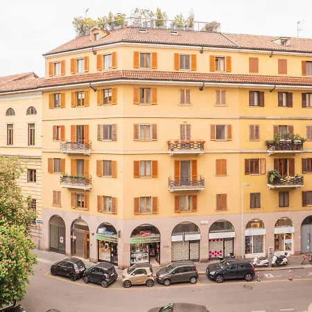 The Rent - With Balcony In Downtown Milão