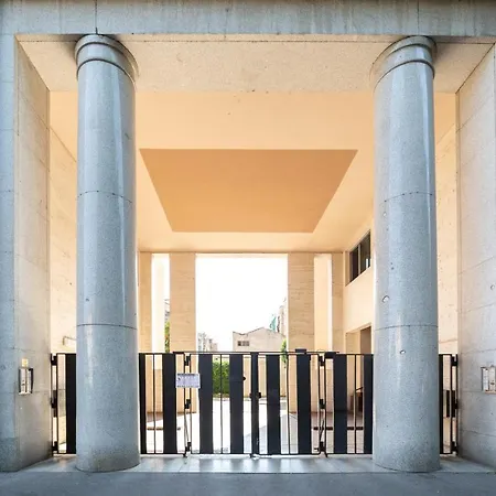 Calvairate Balcony *