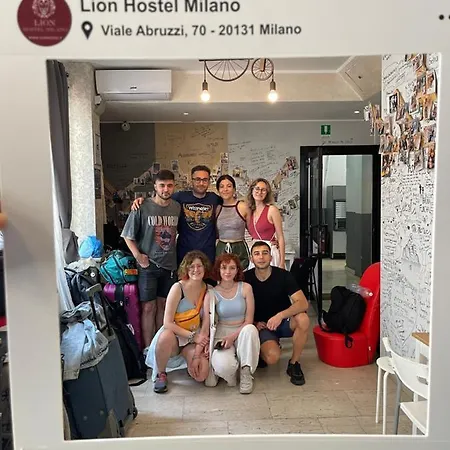 Lion & Youth Хостел *