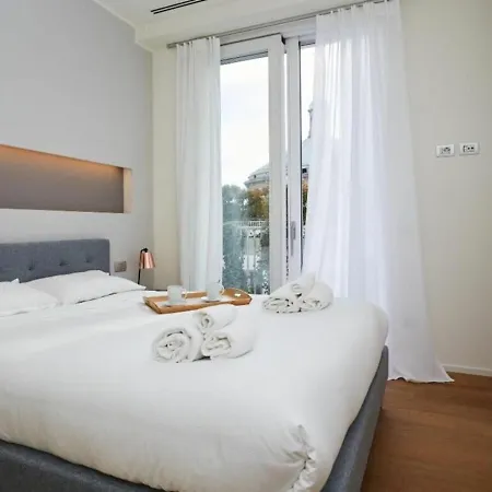 Apartament Palazzo Beltrade By Halldis Mediolan