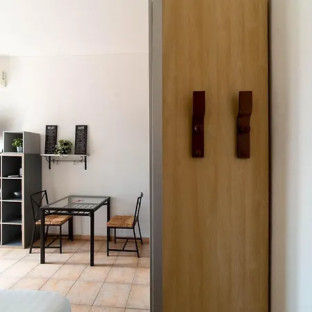 Hbhall Residenze Darsena Mediolan