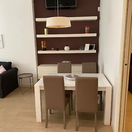 Lovely In The New Porta Nuova Area Apartman Milánó