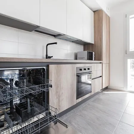 Modern Apt With Terrace And Parking! Appartement