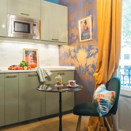 Easylife - - Montenero 20 - Porta Romana * Milánó