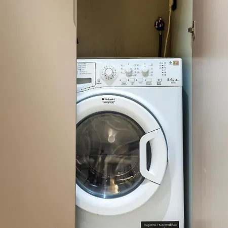 Gemma Preziosa Tra Il Castello Sforzesco Ed Il Duomo Di By Easylife