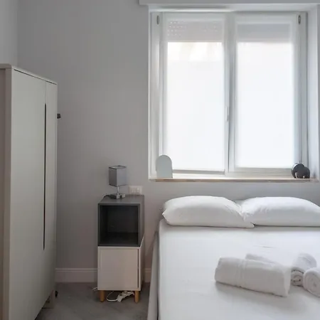 Bnbutler - Pergolesi, 6 - Accogliente E Moderno A Due Passi Da Tutto Apartament