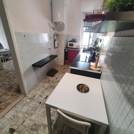Bruzzesi Cozy Studio Apartment