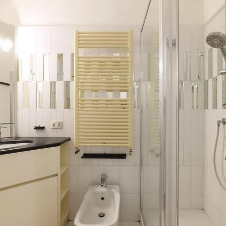 Elegant Corso Venezia Terrace Apt Apartamento *
