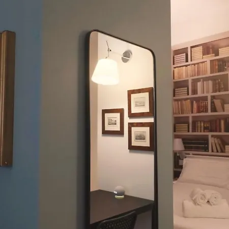 Oreaspiti - Not Only A In Magenta Quarter * Milan