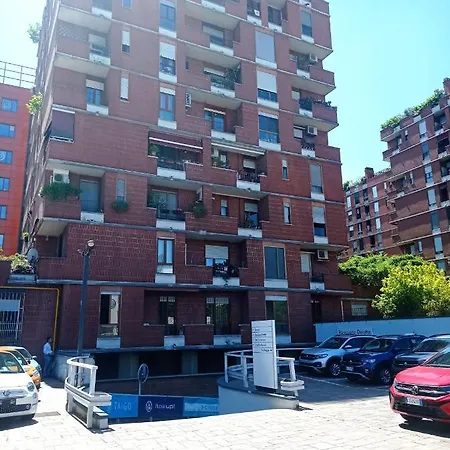 Apartament ! Esotico ! Letto Baldacchino - Metro 5 Min - 50mq Mediolan