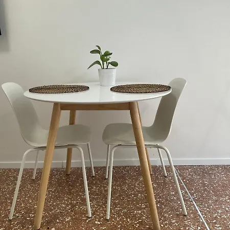 25 - Near Metro M3 * Milan