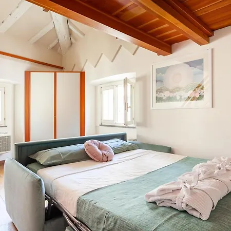 Daire New Apt. Historical Center Milano - Monforte 18