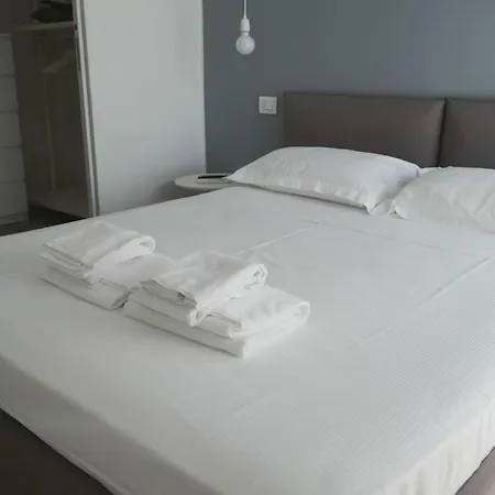 Apartment Orea Spiti- Modern Mantegna Arco Della Pace District Milan