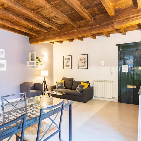 - Alzaia Naviglio Grande Apartment *
