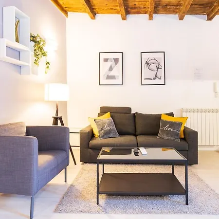 - Alzaia Naviglio Grande Apartment