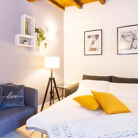 - Alzaia Naviglio Grande Apartment *