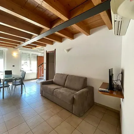 Apartmanhotel Easy - And Navigli 4*