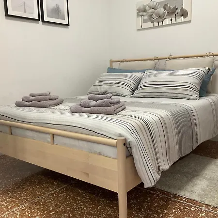 25 - Near Metro M3 * Milan