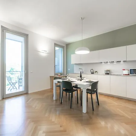 The Best Rent - Spacious Three-bedroom With Terrace Apartamento Milán