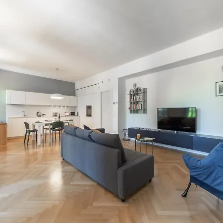 The Best Rent - Spacious Three-bedroom With Terrace Milán