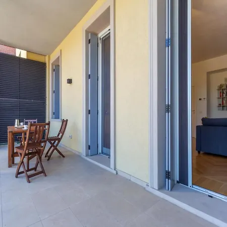 Apartment The Best Rent - Spacious Three-bedroom With Terrace *